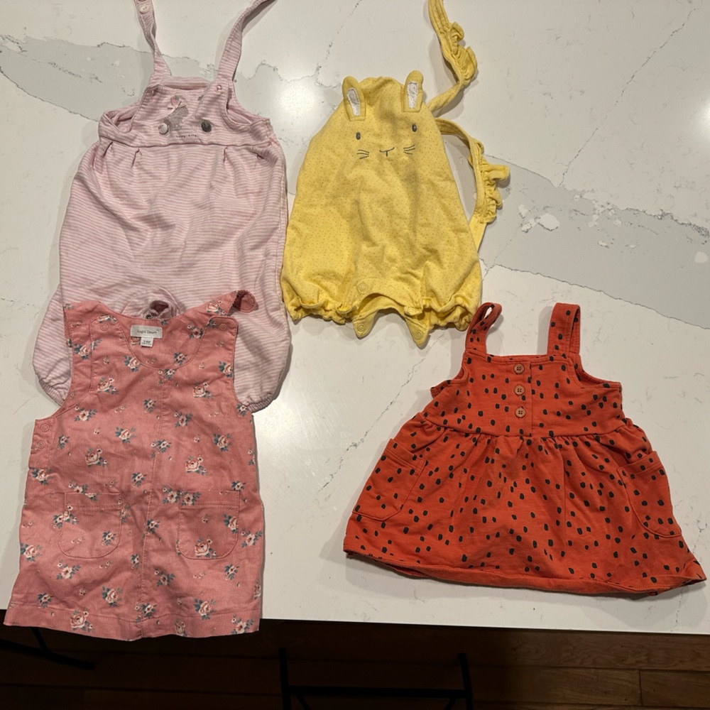 Bundle 5 x baby girl dresses 3-6 months + white t shirt to go underneath